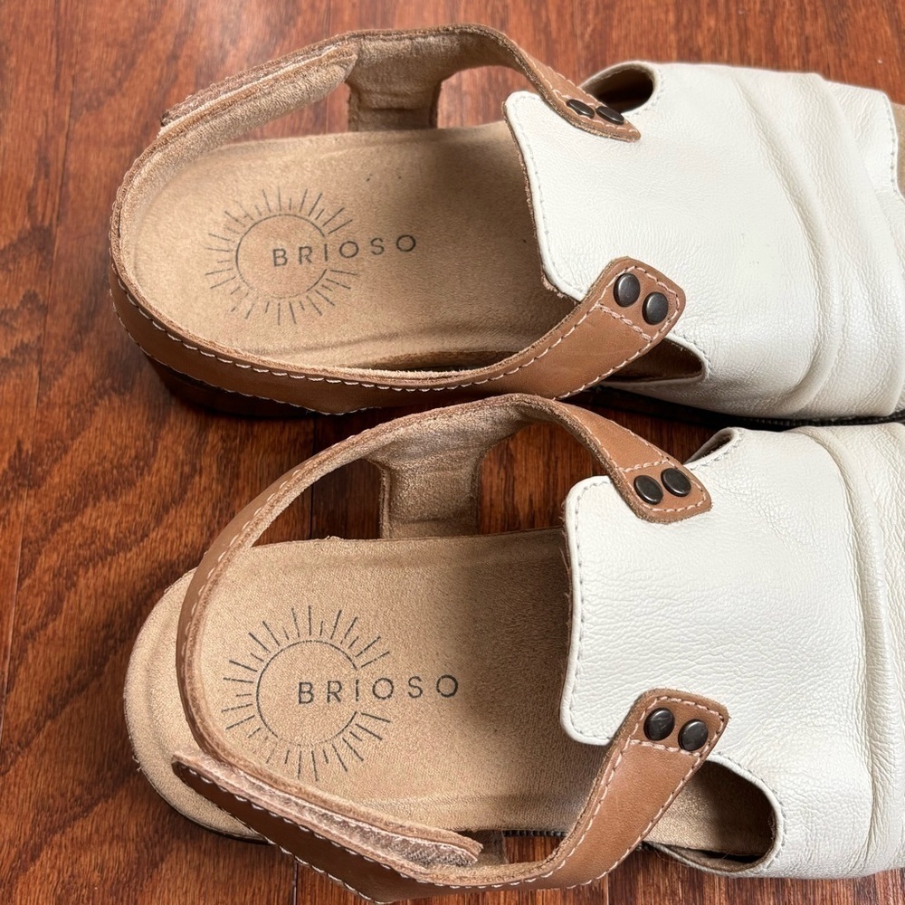 Brioso Asante Off-White and Brown Leather Sandals, Size 7 - Picture 3 of 9